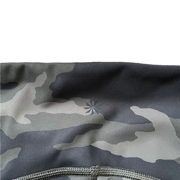 ATHLETA Ultimate 7/8 Tight Camo Size Medium - Picture 6 of 8
